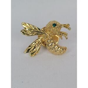 SC Signed Gold Tone Bee with Green CZ Eyes Vintage Brooch Shoulder Pin